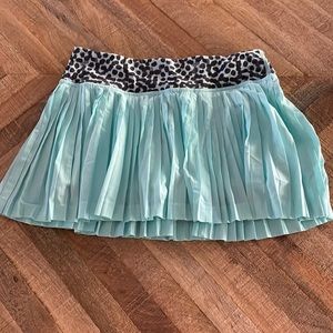 Lululemon athletic skirt with shorts. Size 6.